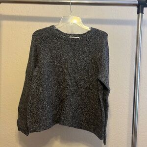 XS women’s Old Navy sweater
